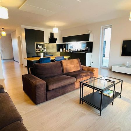 House Flow, 3 Room With Terrace, Free 2 Parking Pressburg Exterior foto