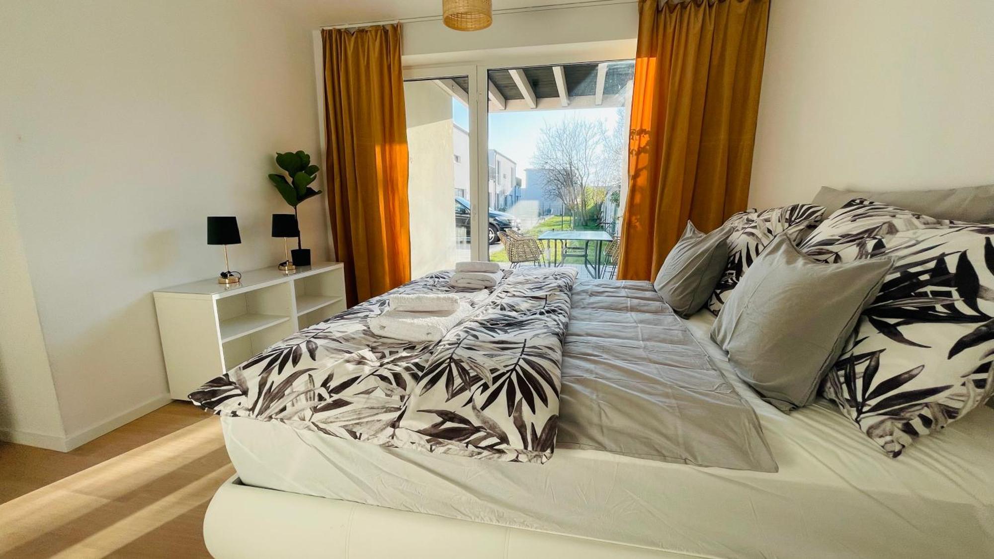 House Flow, 3 Room With Terrace, Free 2 Parking Pressburg Exterior foto