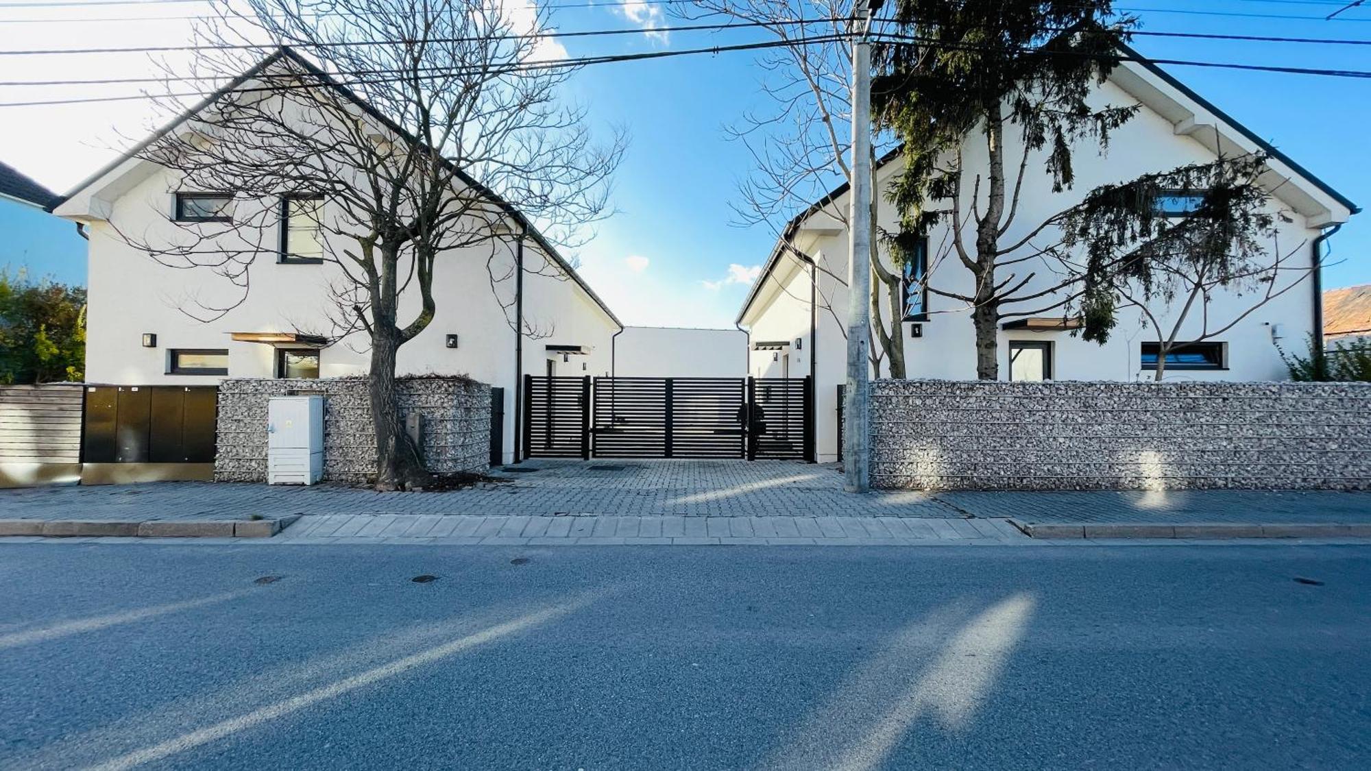 House Flow, 3 Room With Terrace, Free 2 Parking Pressburg Exterior foto