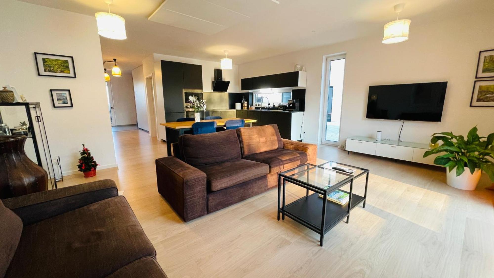 House Flow, 3 Room With Terrace, Free 2 Parking Pressburg Exterior foto